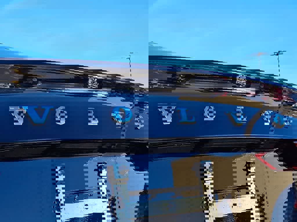 Used 2024 Volvo S60 B5 Core image 32