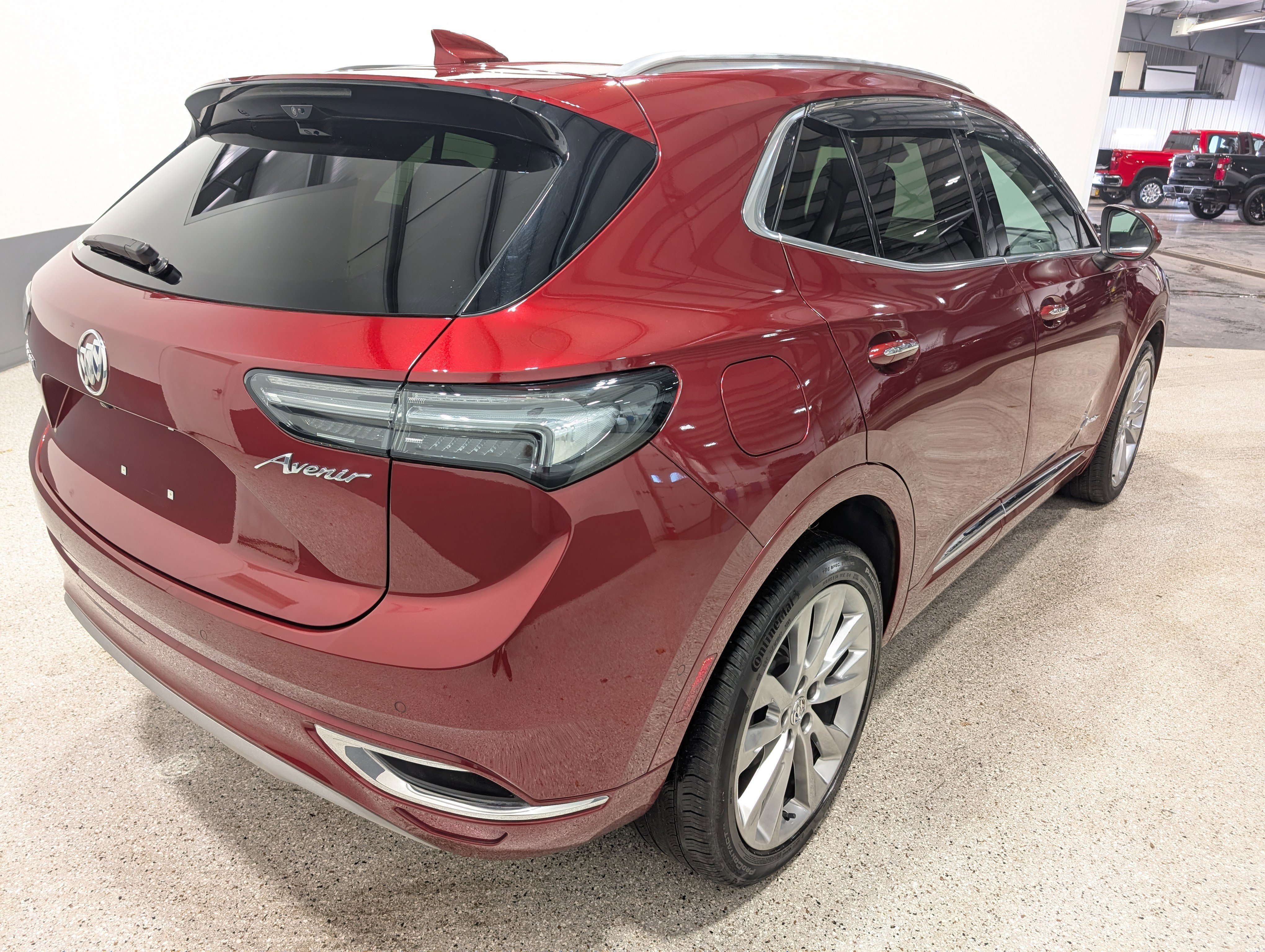 Used 2023 Buick Envision Avenir image 3