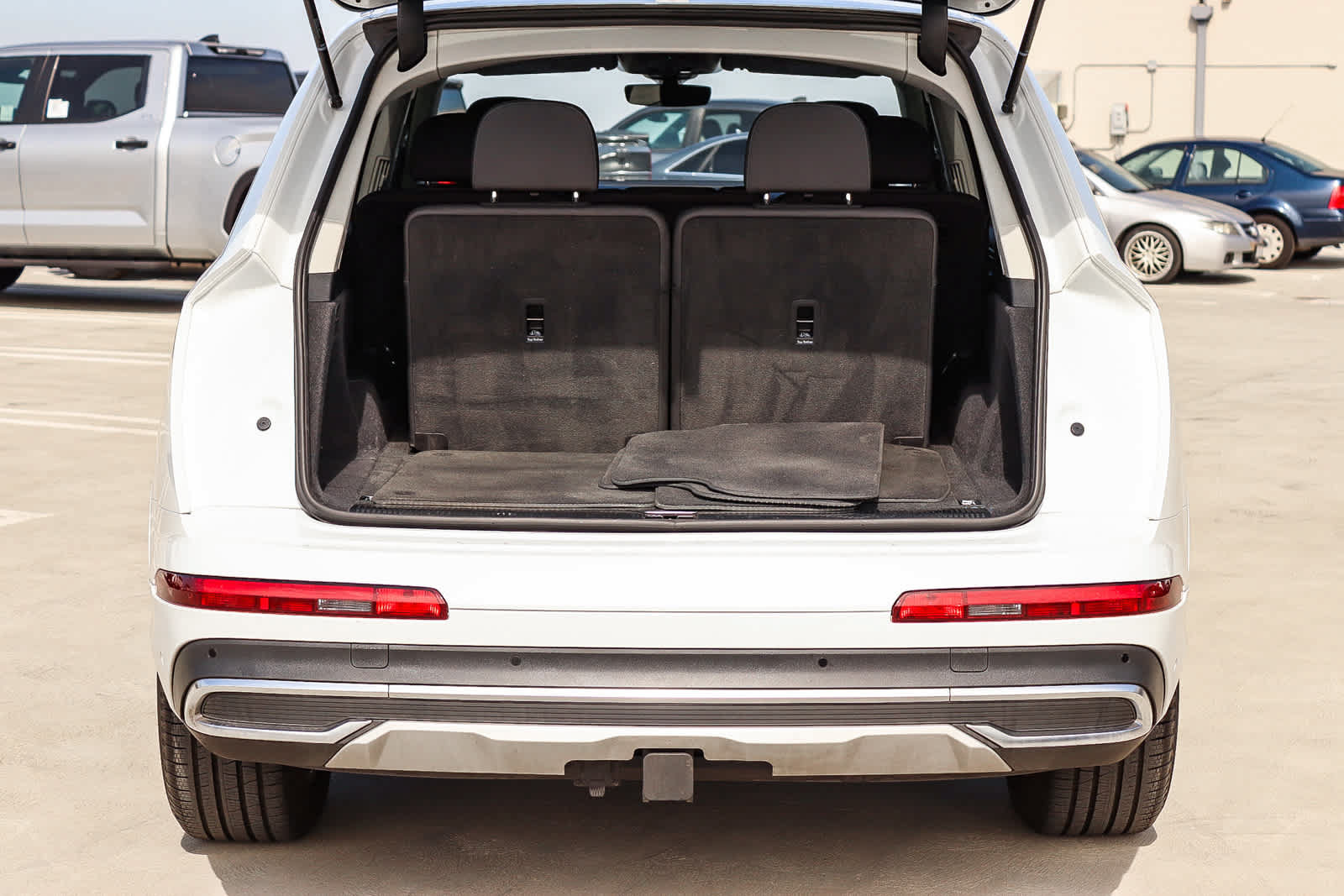 Used 2023 Audi Q7 2.0T Premium AWD/4WD image 37