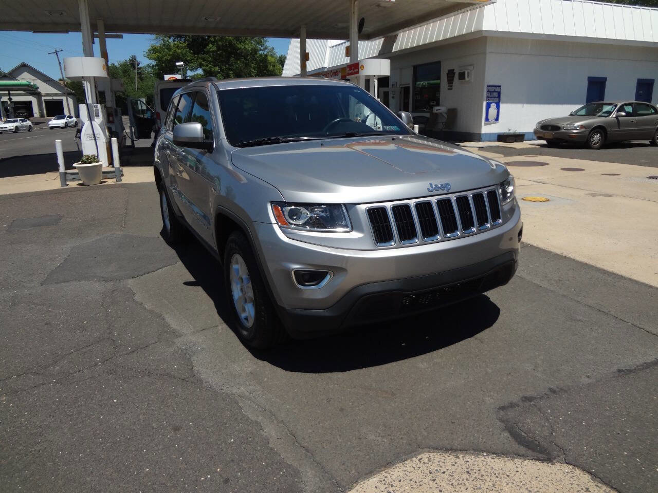 Used 2014 Jeep Grand Cherokee Laredo w/ Quick Order Package 23E AWD/4WD image 6