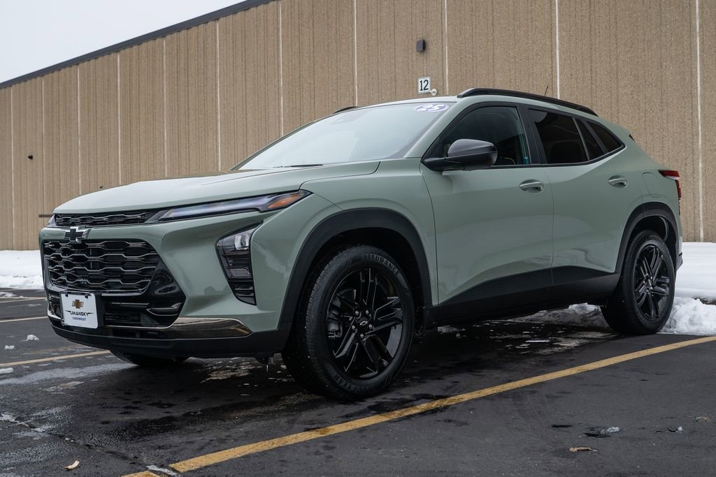 Used 2025 Chevrolet Trax ACTIV w/ Driver Confidence Package image 4