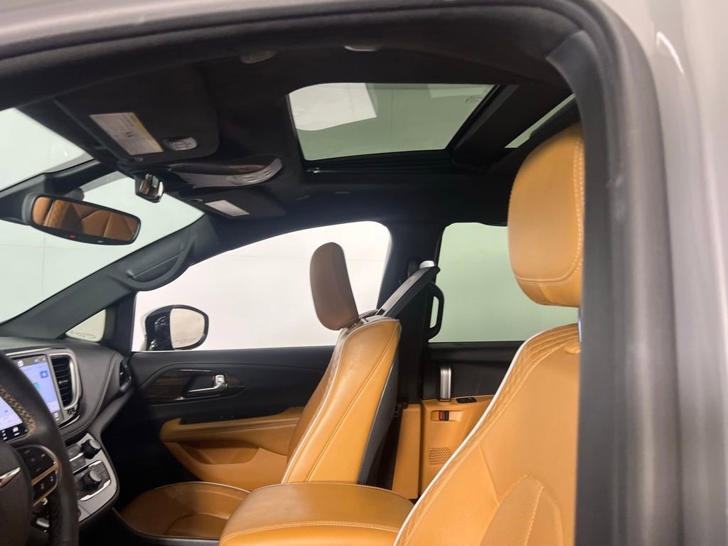 Used 2023 Chrysler Pacifica Pinnacle image 25