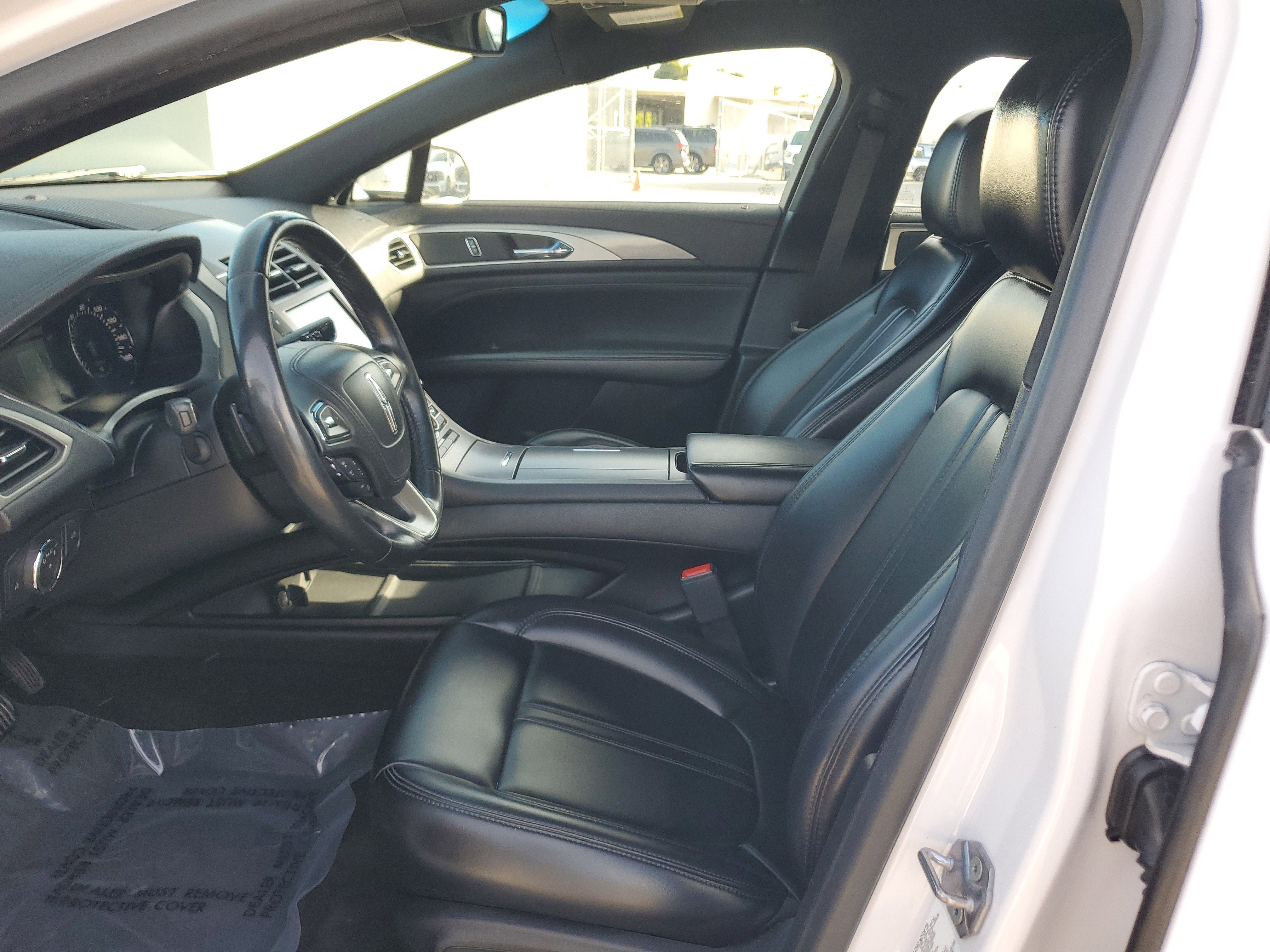 Used 2020 Lincoln MKZ image 11