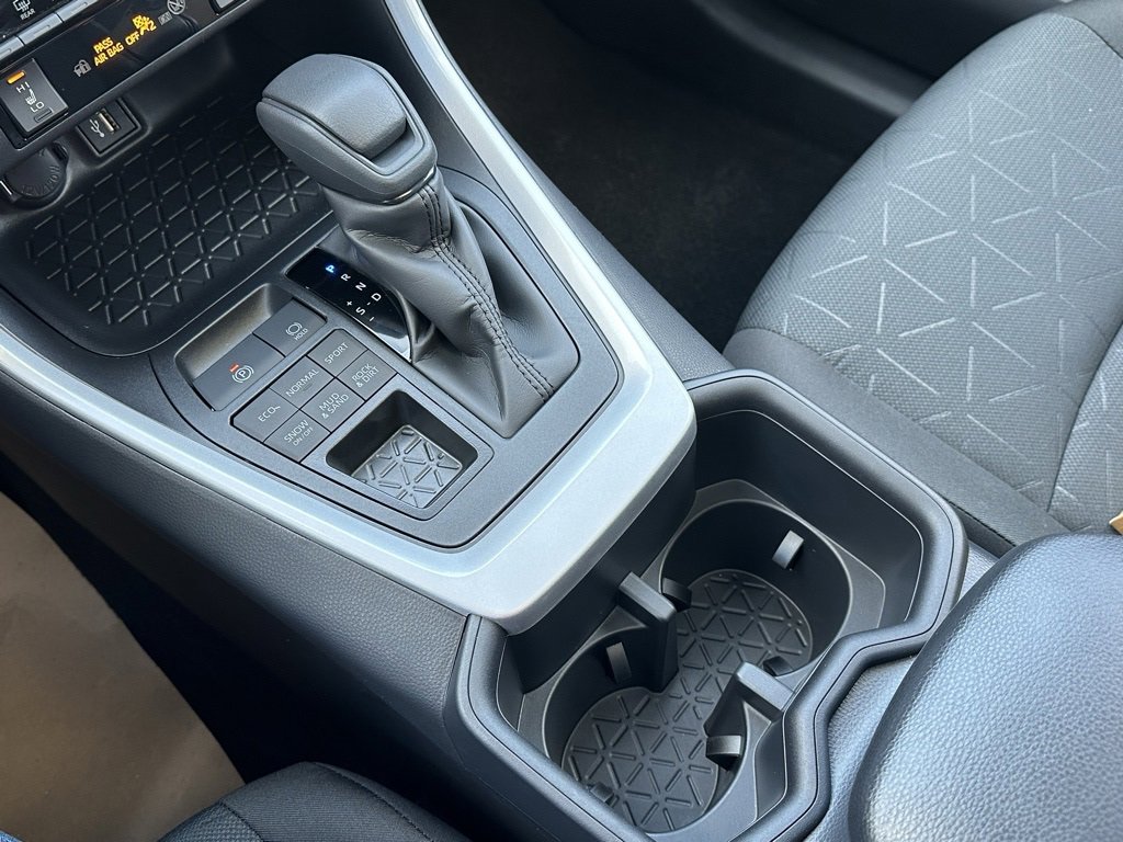 New 2025 Toyota RAV4 XLE image 28