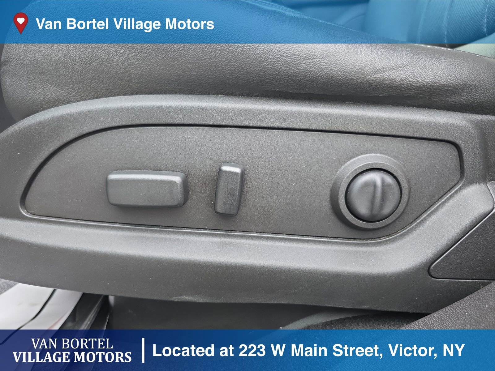 Used 2015 GMC Acadia SLT image 14