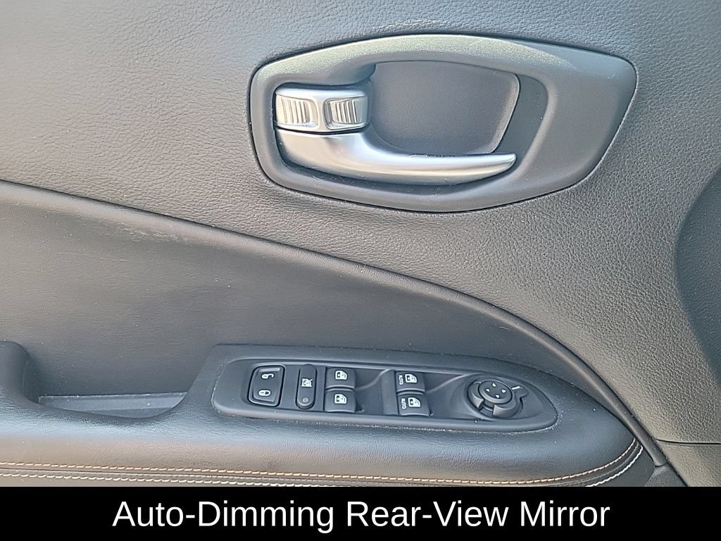 Used 2019 Jeep Compass Latitude w/ Popular Equipment Group AWD/4WD image 17