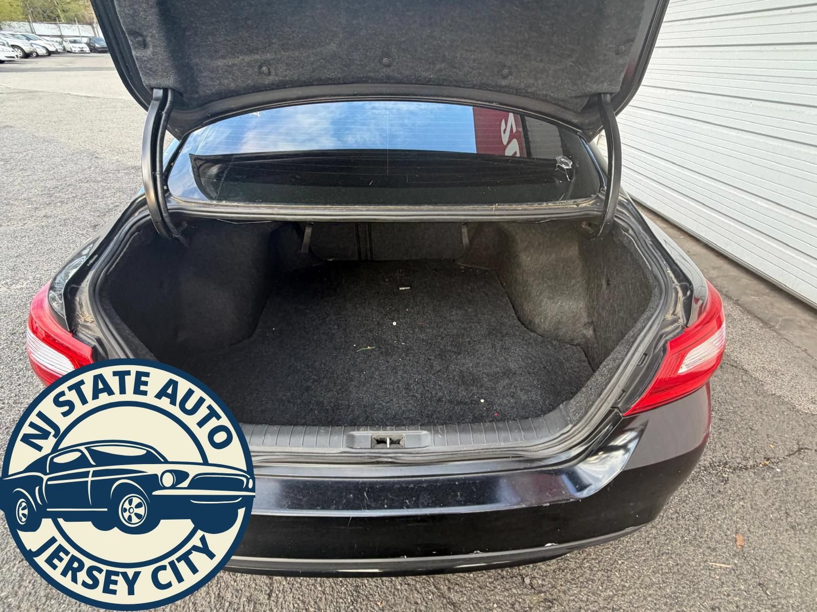 Used 2016 Nissan Altima 2.5 SR FWD image 9