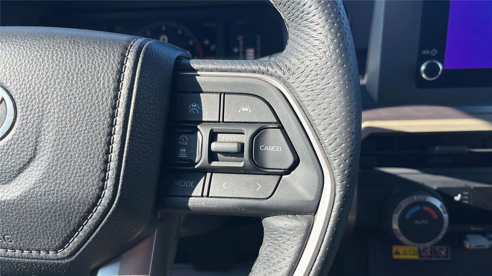 Used 2025 Toyota Tacoma SR5 image 6