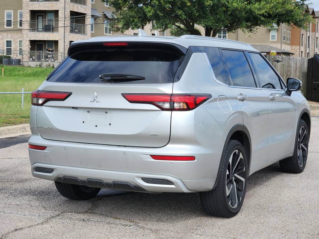 Used 2024 Mitsubishi Outlander SEL FWD image 3