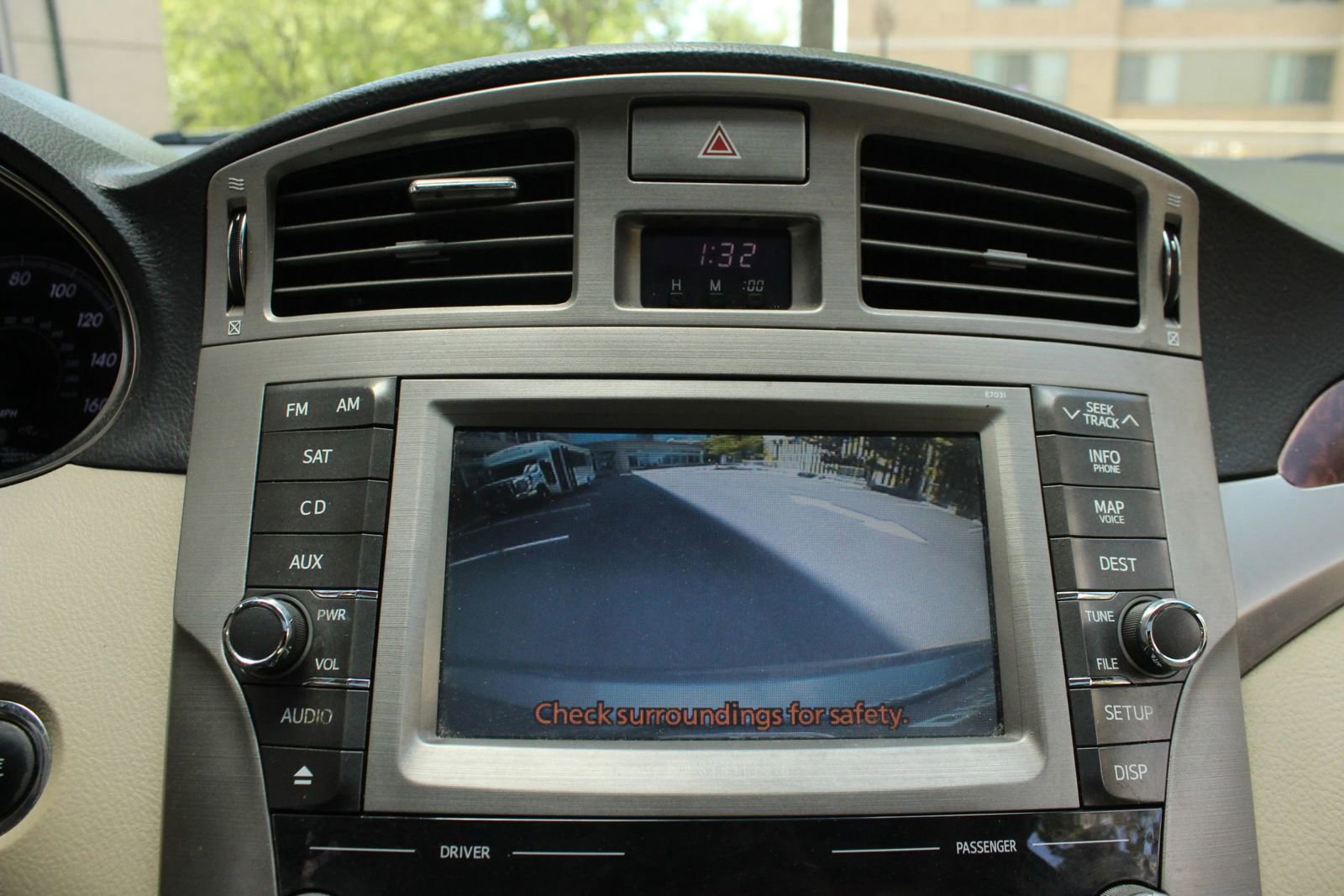 Used 2011 Toyota Avalon Limited FWD image 34