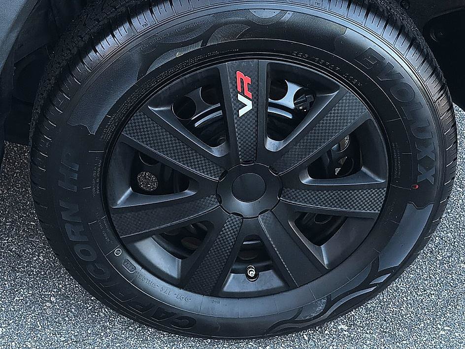 Used 2019 Toyota RAV4 LE FWD image 6