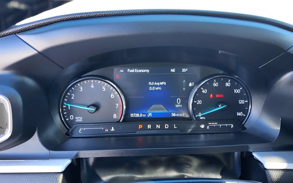 Used 2024 Ford Explorer XLT w/ Equipment Group 202A AWD/4WD image 15
