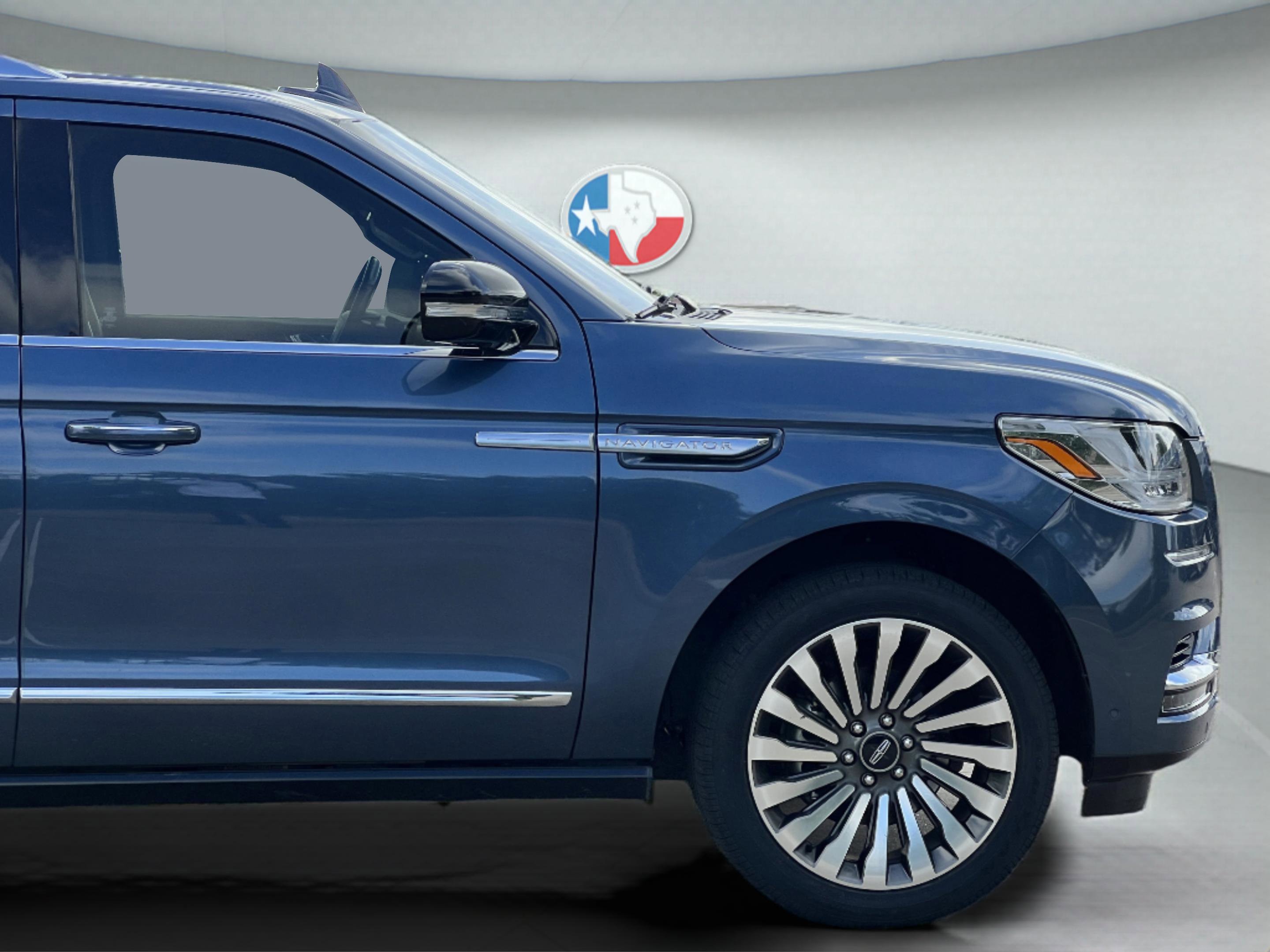 Used 2020 Lincoln Navigator Reserve w/ Luxury Package image 28