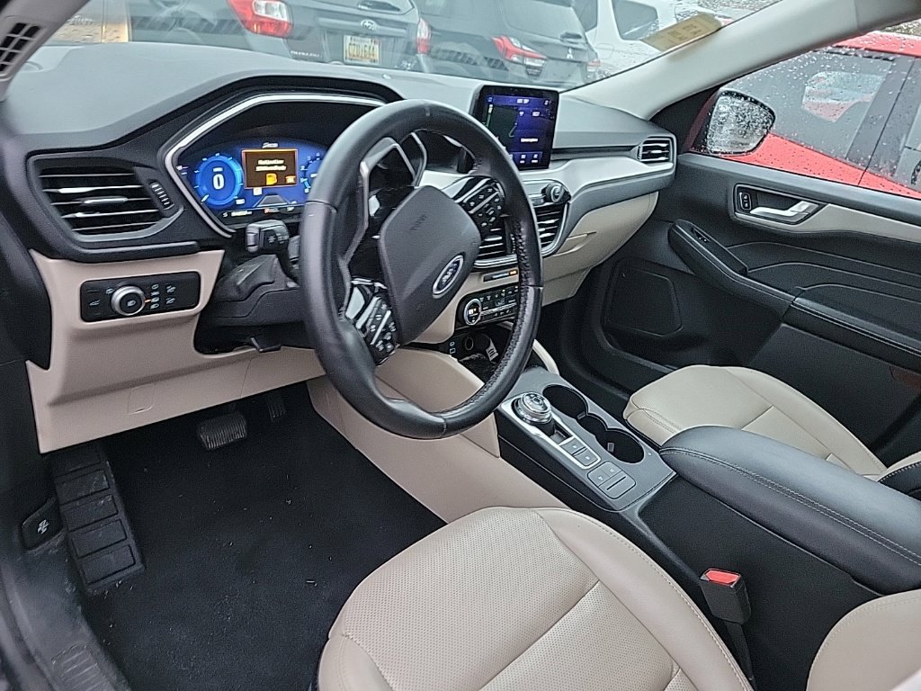 Used 2021 Ford Escape SEL w/ Technology Package FWD image 7