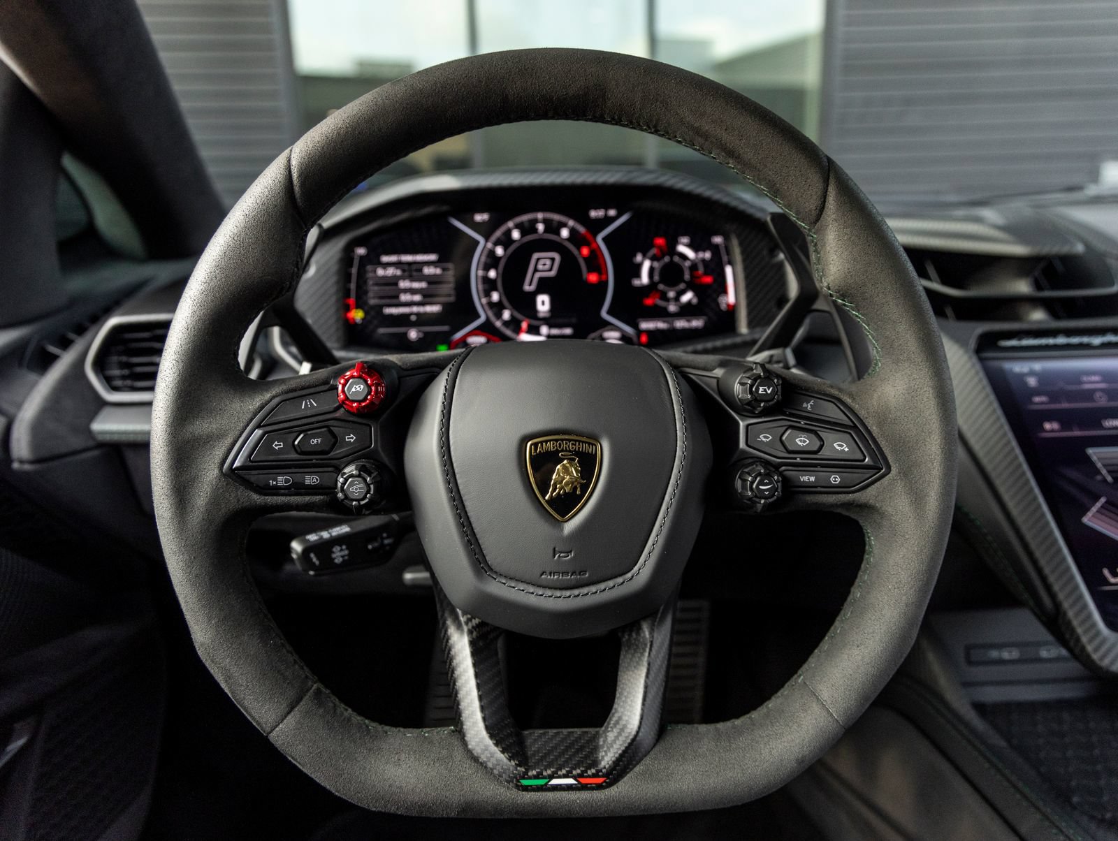 Used 2025 Lamborghini Revuelto AWD/4WD image 31