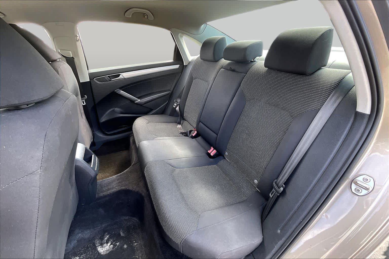 Used 2016 Volkswagen Passat 1.8T S FWD image 18