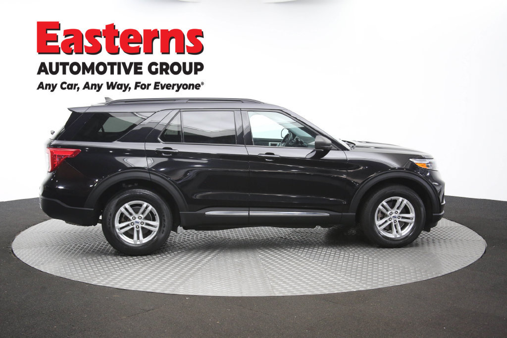 Used 2022 Ford Explorer XLT w/ Equipment Group 202A AWD/4WD image 40