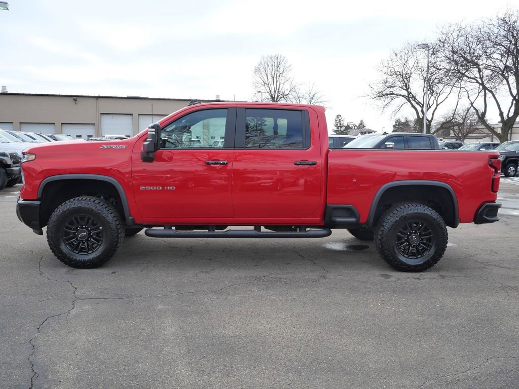 Used 2025 Chevrolet Silverado 2500 ZR2 w/ Technology Package AWD/4WD image 6