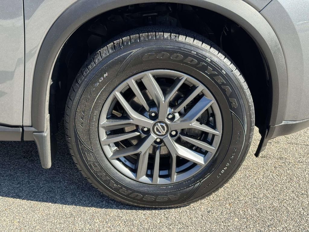 Used 2021 Nissan Rogue S FWD image 26