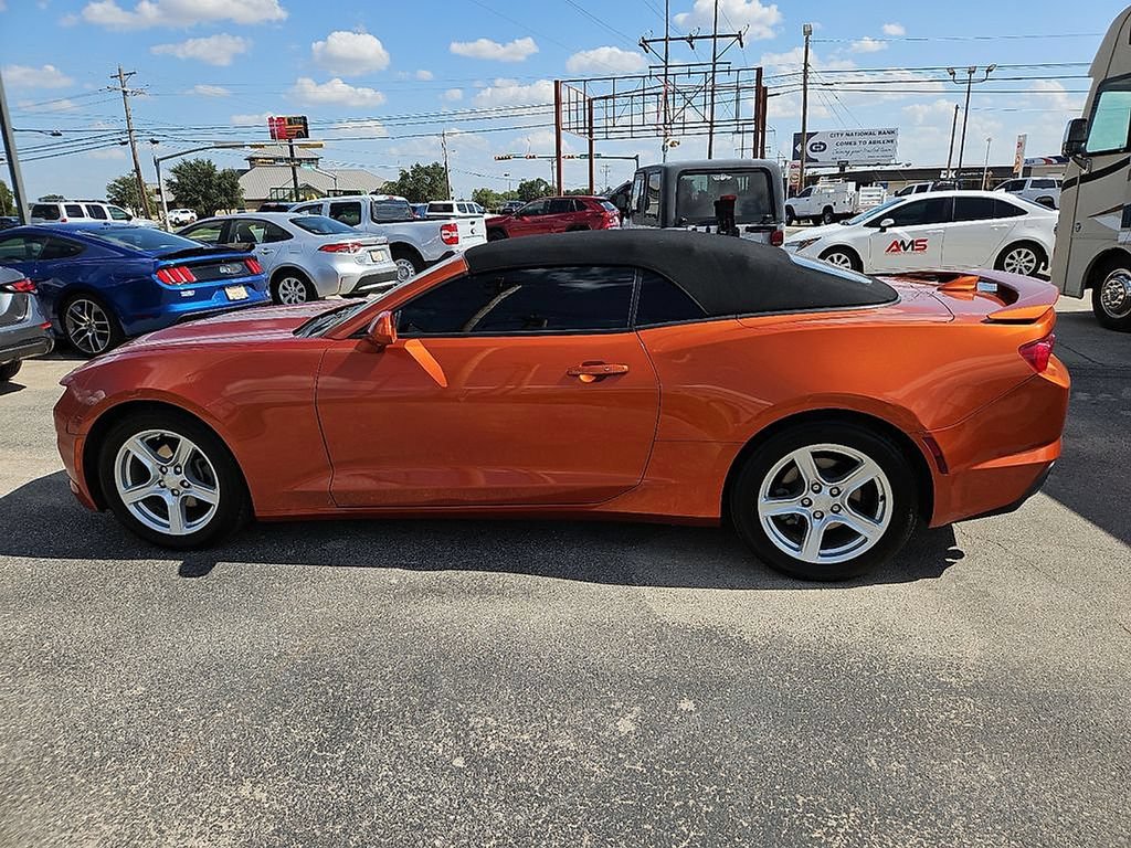 Used 2023 Chevrolet Camaro LT RWD image 3