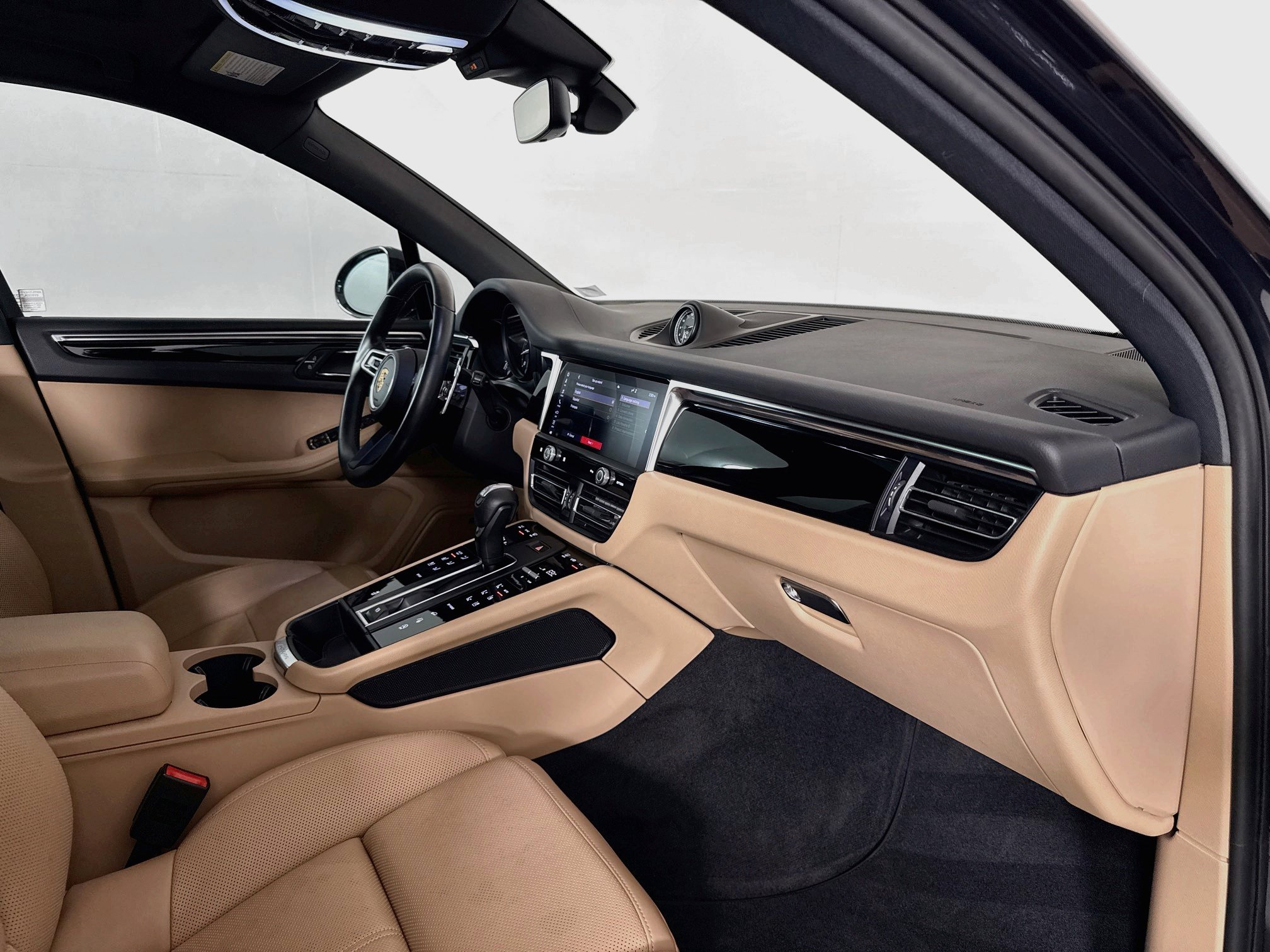 Used 2023 Porsche Macan AWD/4WD image 29