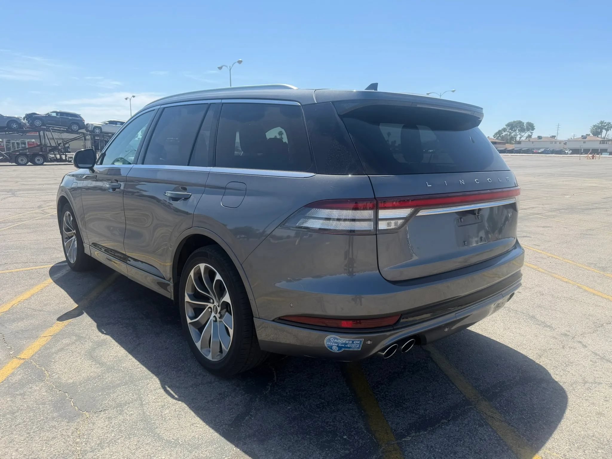 Used 2021 Lincoln Aviator Grand Touring AWD/4WD image 4