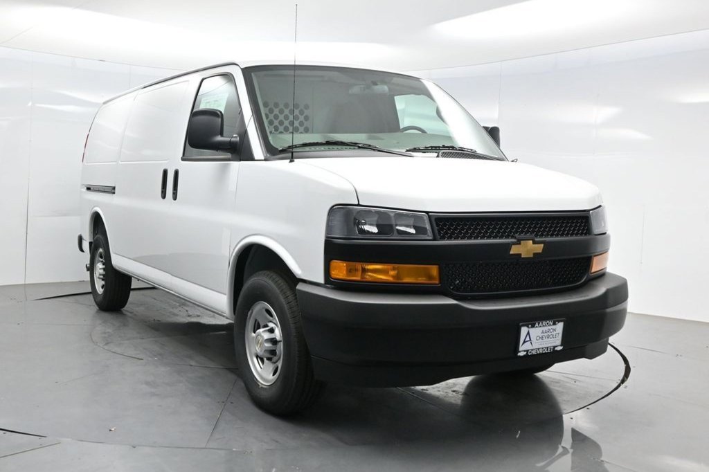 New 2026 Chevrolet Express 2500 w/ Driver Convenience Package RWD image 3