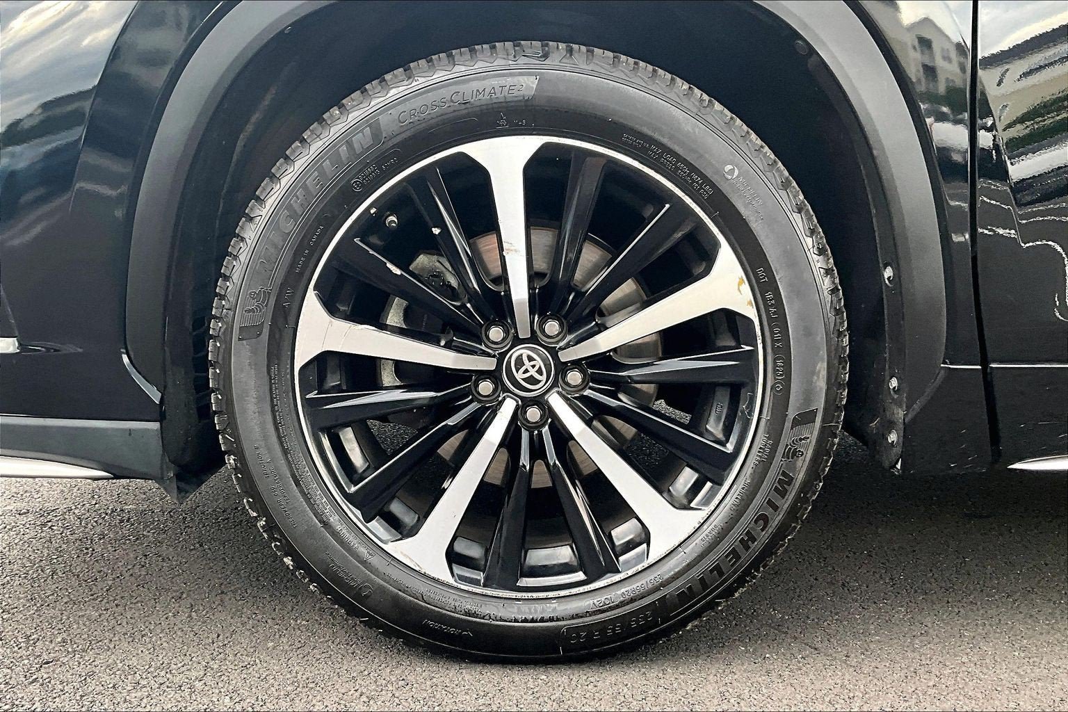 Used 2022 Toyota Highlander XSE AWD/4WD image 9