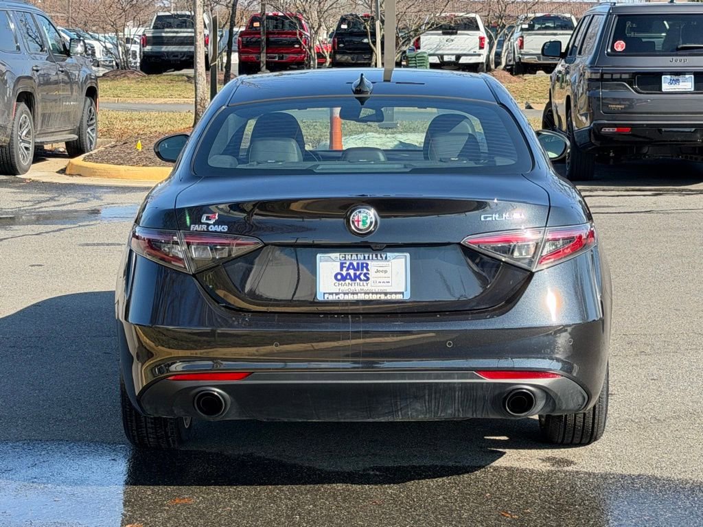 Used 2024 Alfa Romeo Giulia Ti image 8