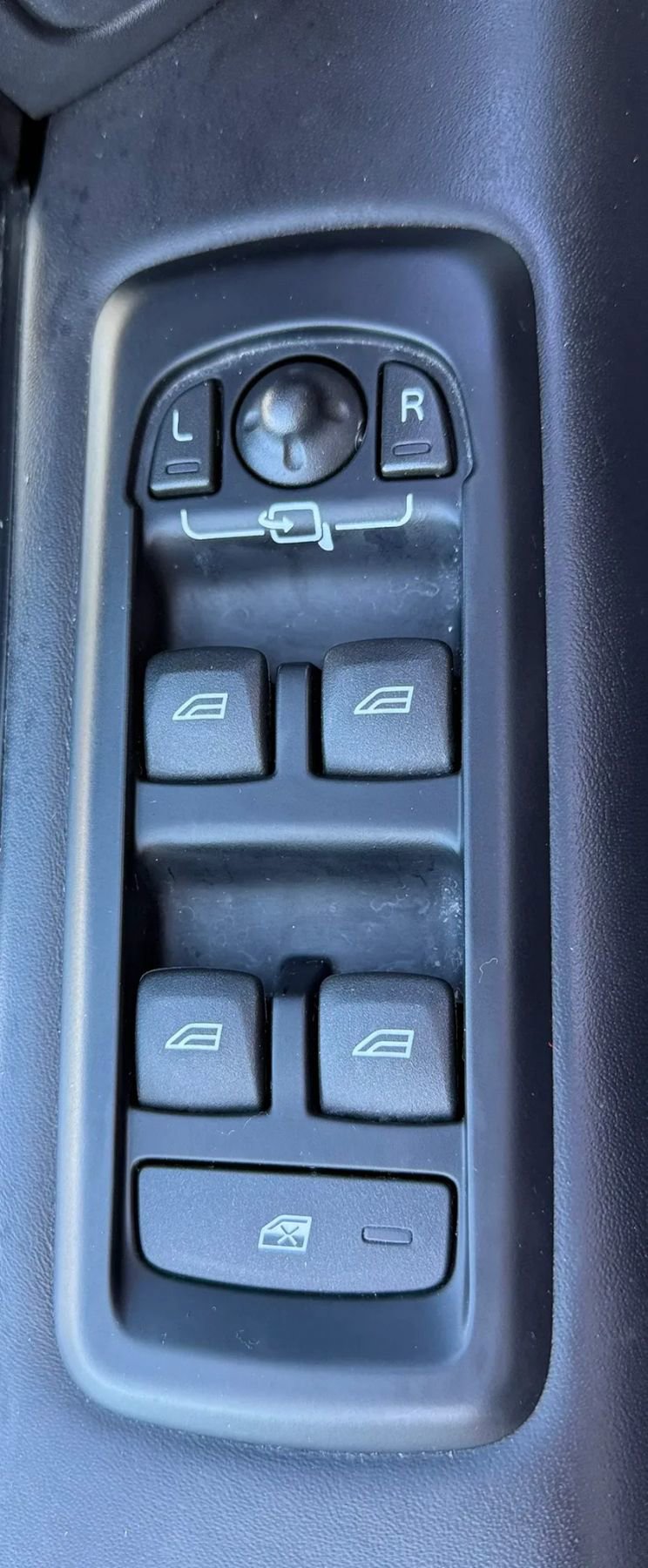 Used 2013 Land Rover Range Rover Sport HSE LUX image 25