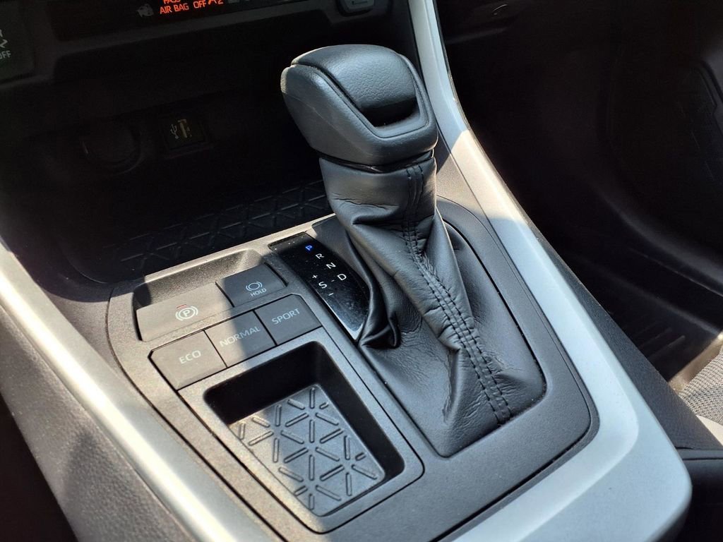 Used 2024 Toyota RAV4 XLE w/ Convenience Package FWD image 19