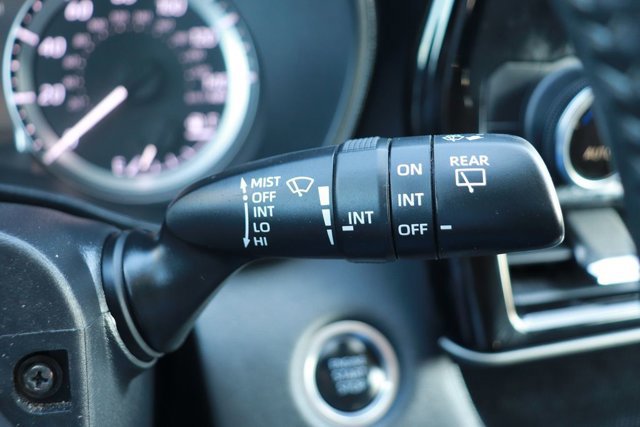 Used 2024 Toyota Highlander LE image 23