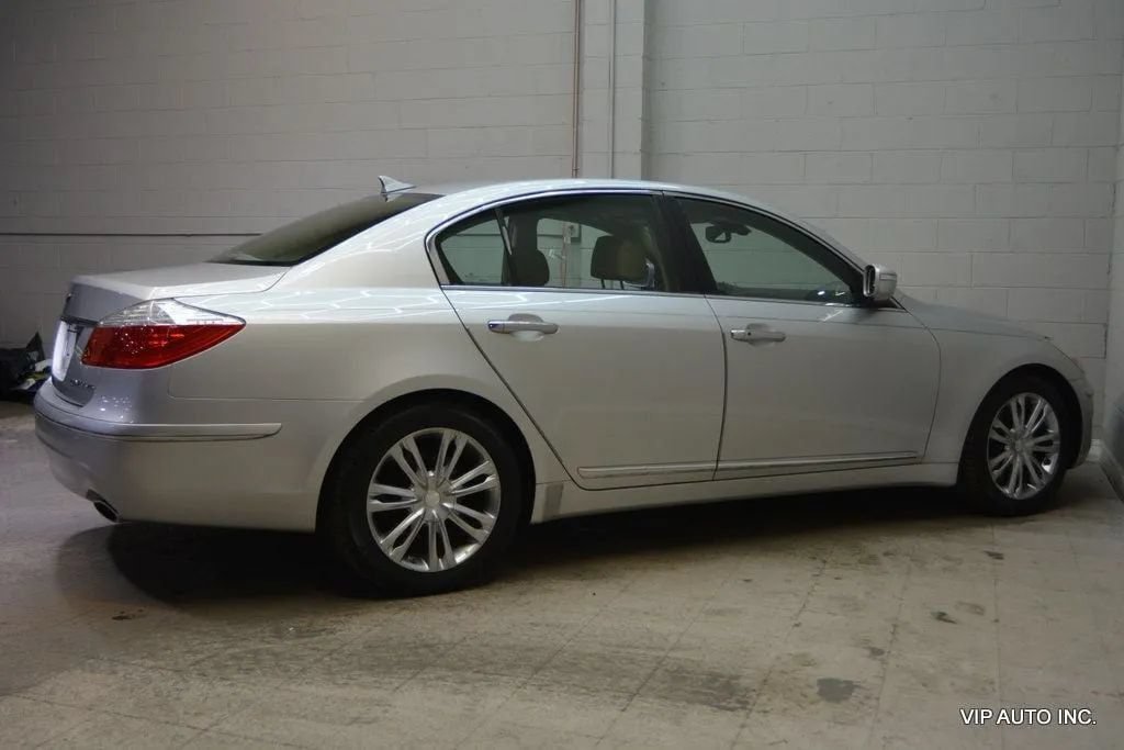 Used 2010 Hyundai Genesis 4.6 RWD image 30