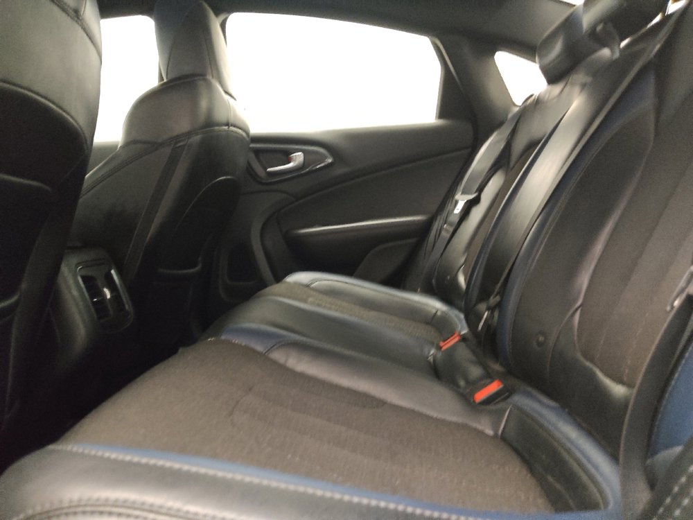 Used 2015 Chrysler 200 S w/ Comfort Group FWD image 18