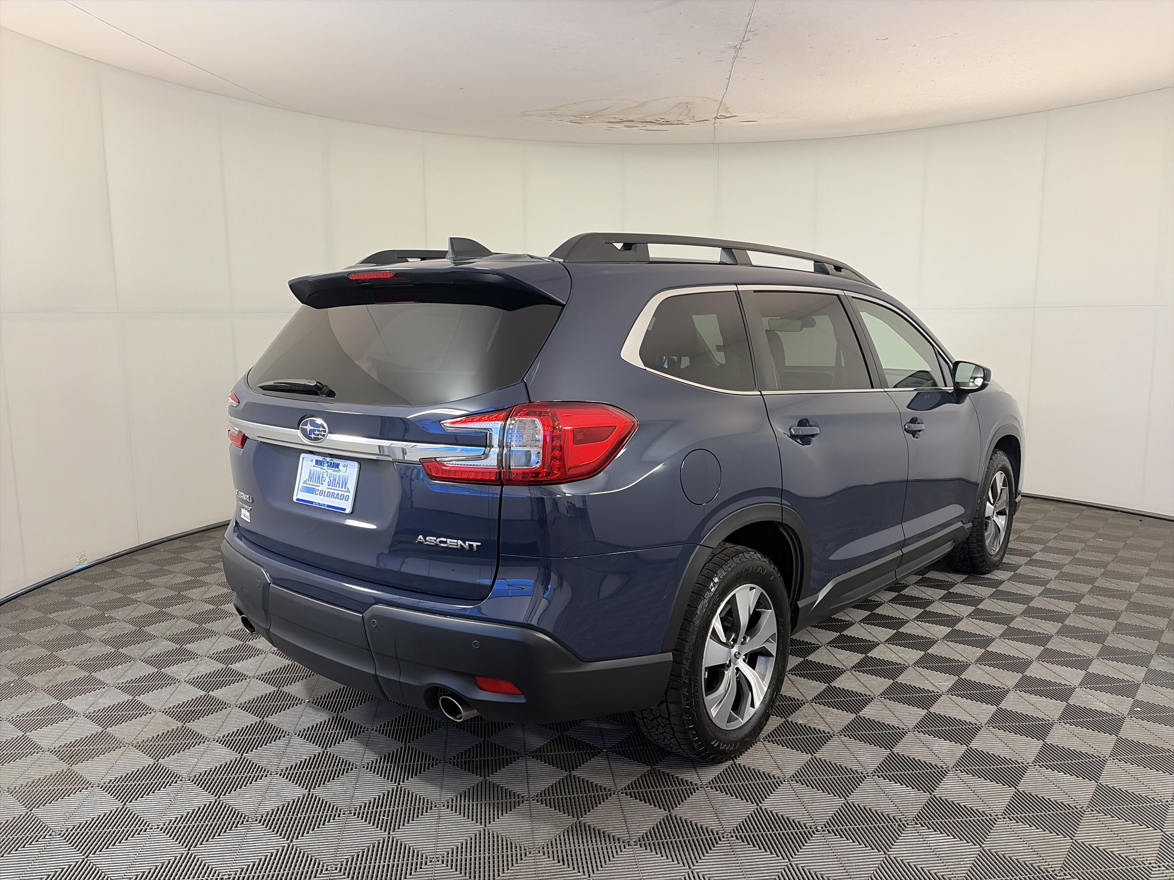 Used 2024 Subaru Ascent Premium w/ Convenience Package image 6