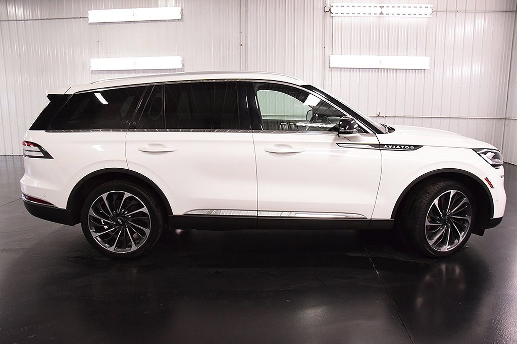Used 2022 Lincoln Aviator Reserve w/ Equipment Group 201A image 8