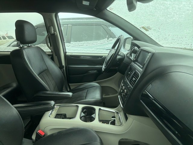 Used 2019 Dodge Grand Caravan SXT image 6