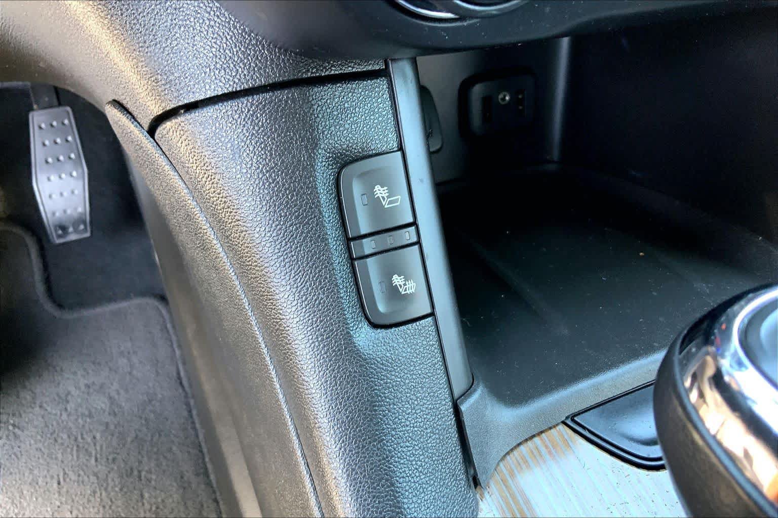 Used 2019 GMC Acadia SLE FWD image 31