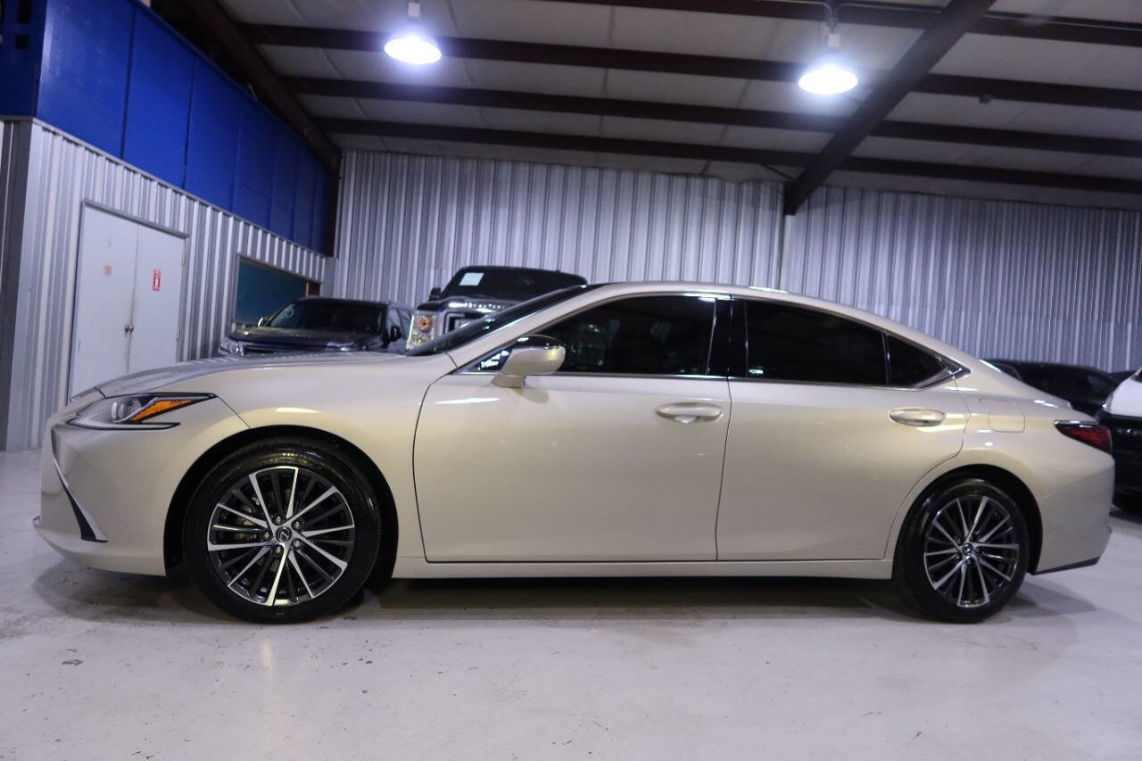 Used 2025 Lexus ES 350 w/ Premium Package