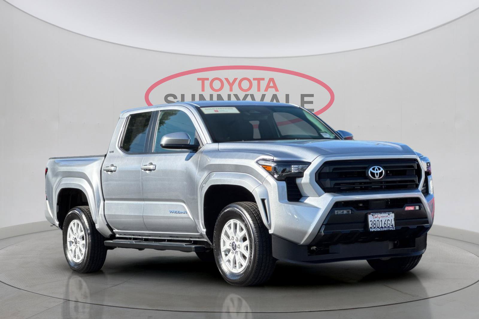 Certified 2025 Toyota Tacoma SR5 w/ SR5 Upgrade Package AWD/4WD image 11