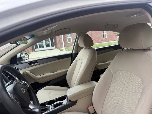 Used 2018 Hyundai Sonata SE FWD image 12