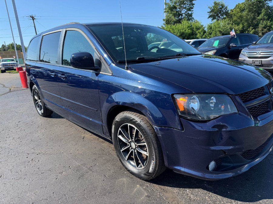 Used 2016 Dodge Grand Caravan R/T w/ Driver Convenience Group FWD image 12