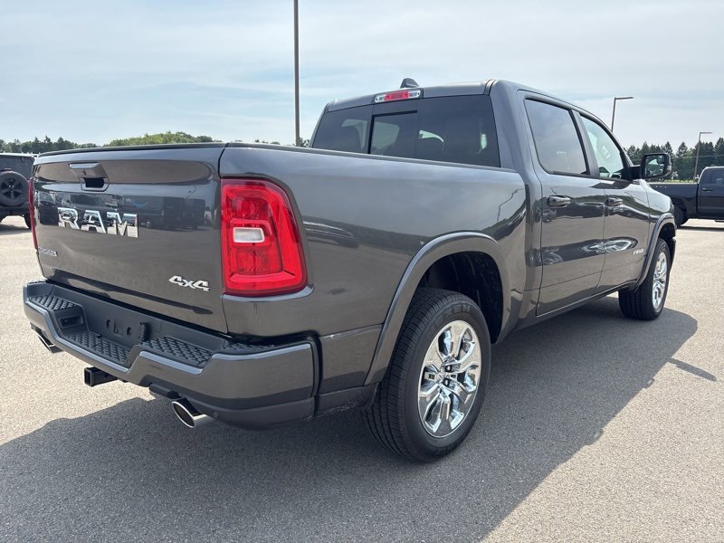 New 2026 RAM 1500 4x4 Crew Cab image 3