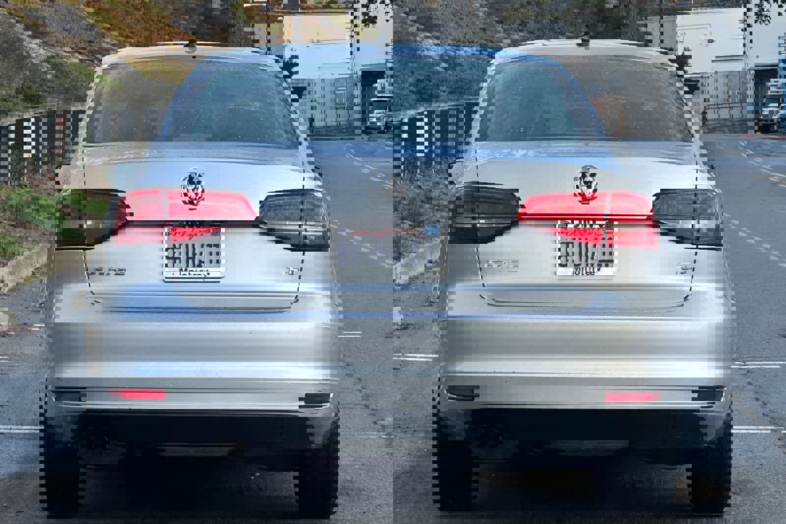 Used 2015 Volkswagen Jetta SE image 8