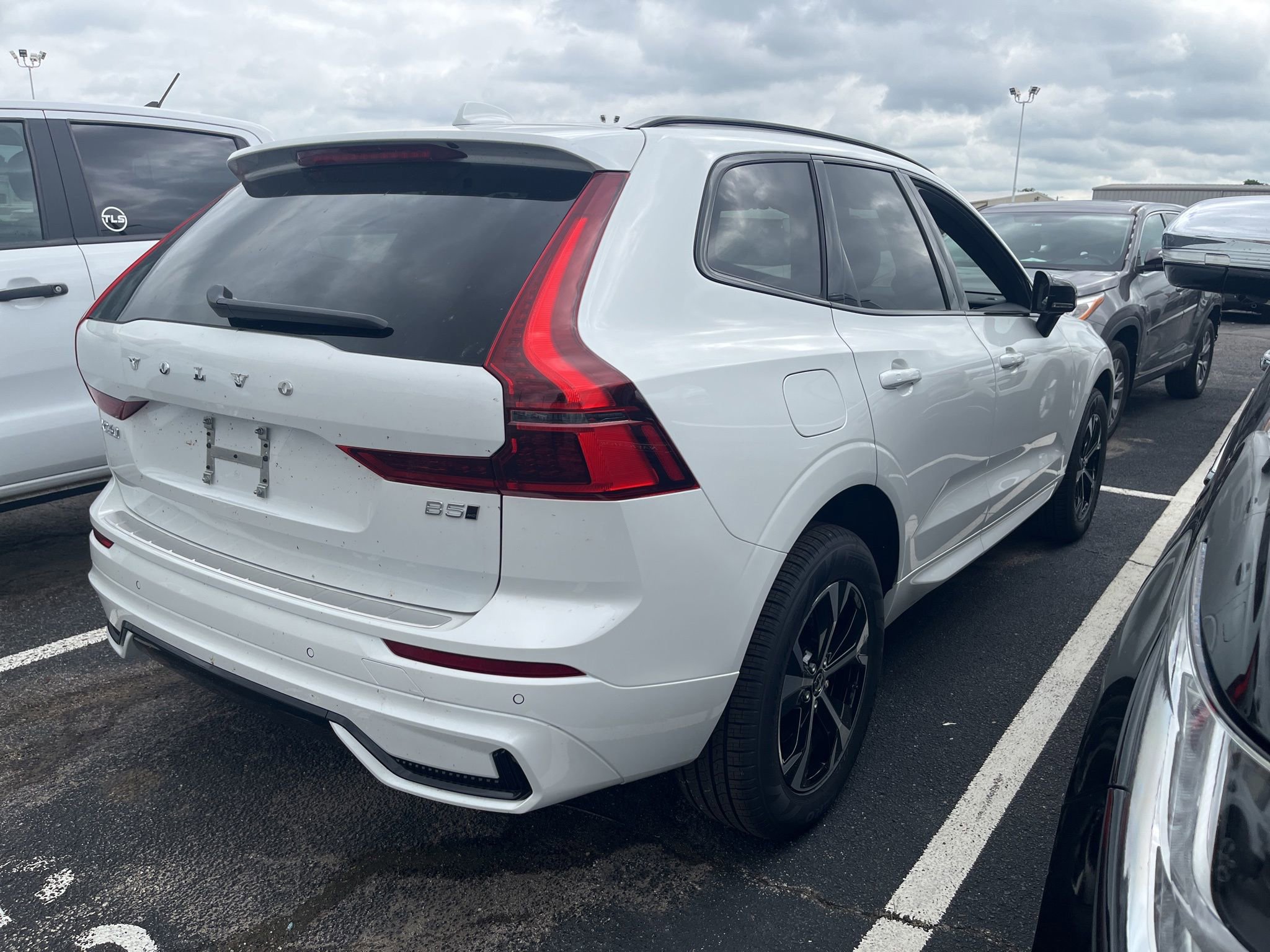 New 2026 Volvo XC60 B5 Core w/ Protection Package Premier AWD/4WD image 8