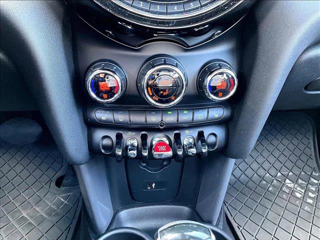 Used 2021 MINI Cooper 4-Door Hardtop image 24