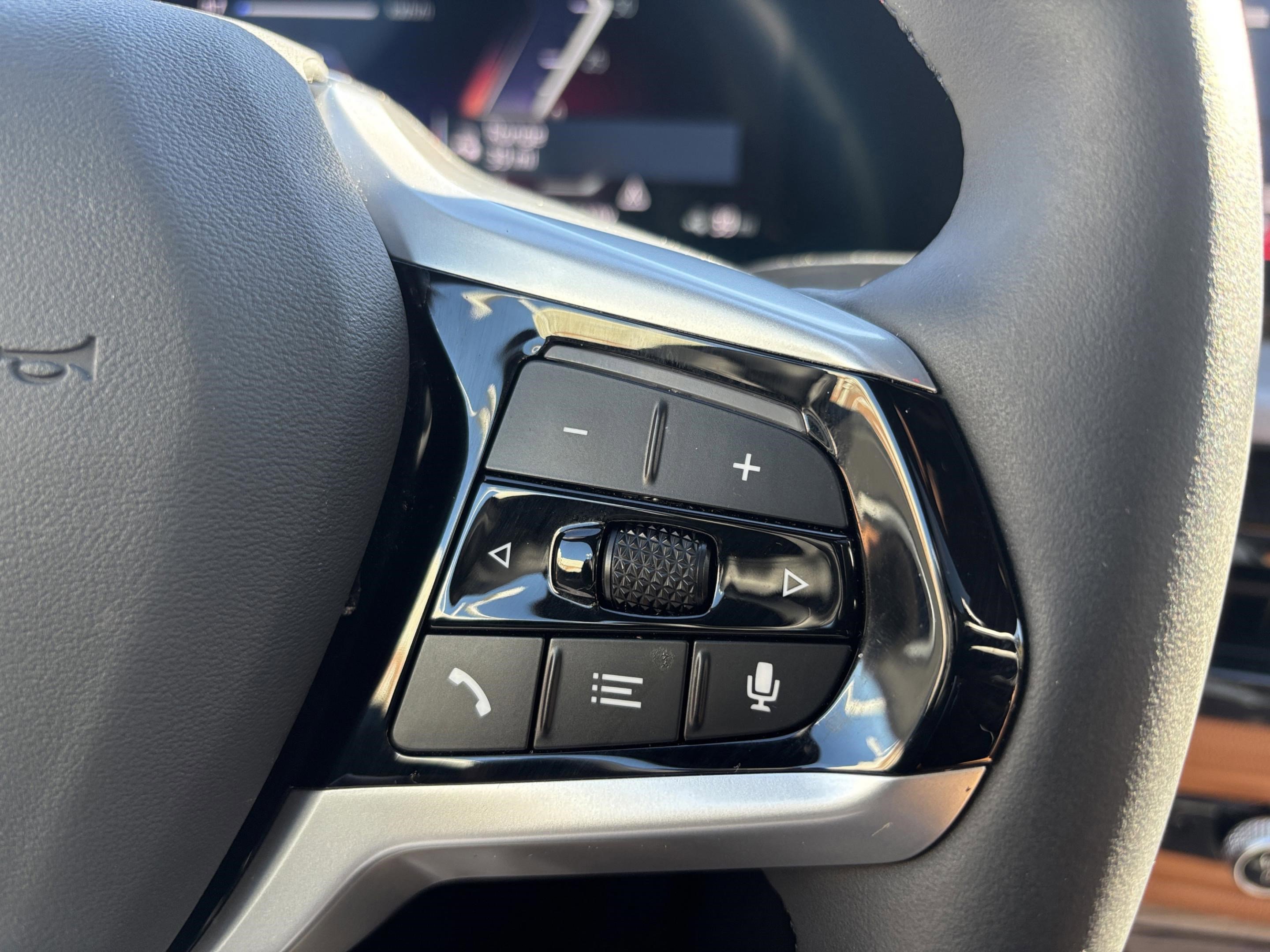 Used 2025 BMW i4 xDrive40i w/ Premium Package image 9