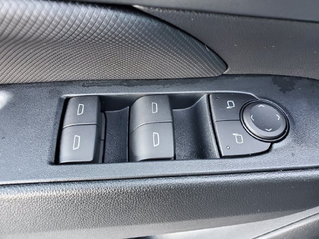 Certified 2025 Chevrolet Equinox EV LT FWD image 19