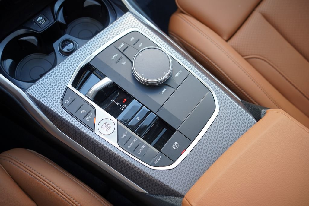 New 2026 BMW 330i Sedan w/ Convenience Package image 18