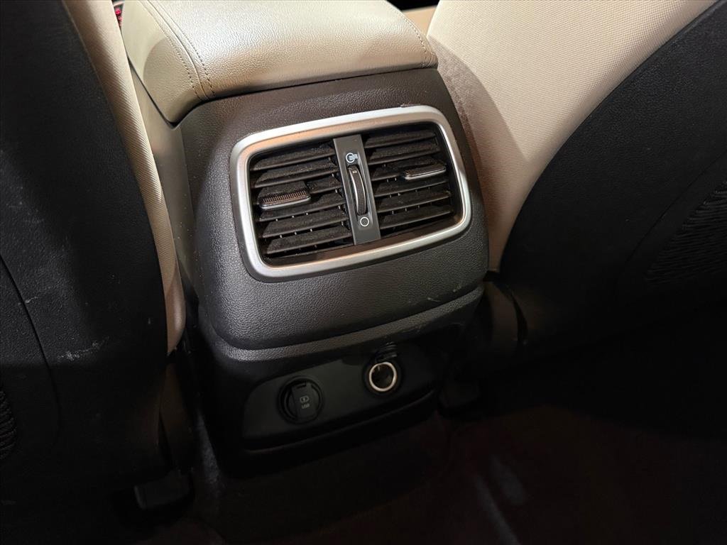 Used 2020 Kia Sorento LX image 14